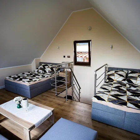 Osada Prado מלון Michalkowa